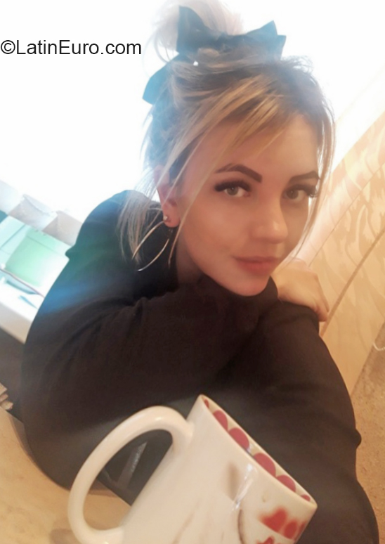 Date this hard body Belarus girl Valeria from Gomel BY10