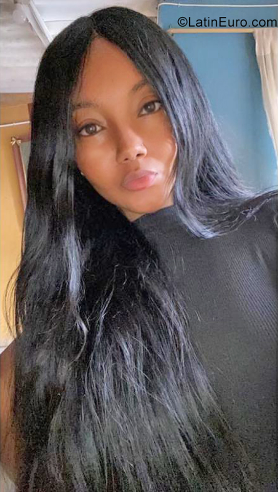 Date this gorgeous Colombia girl Viviana from Medellin CO31184
