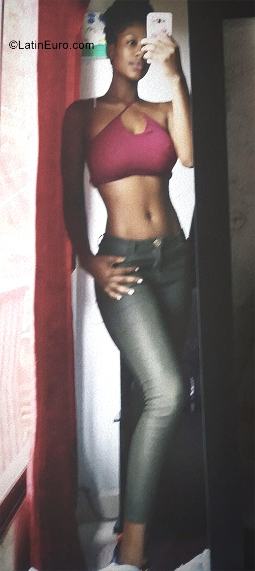 Date this happy Colombia girl Aricela from Medellin CO31190