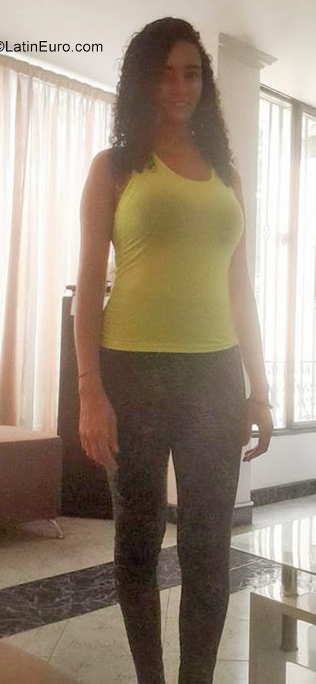 Date this stunning Colombia girl Diana from Cali CO31194