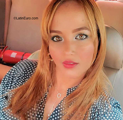 Date this sultry Dominican Republic girl Eliannis from Santo Domingo DO40495