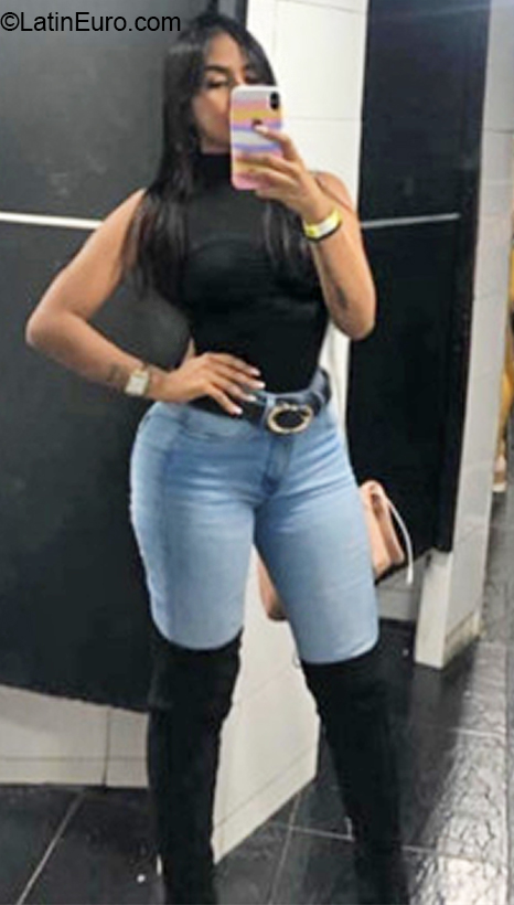Date this voluptuous Colombia girl Stefany from Cali CO31279
