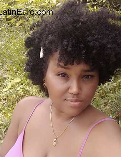 Date this sensual Dominican Republic girl Amanda from Santiago De Los Caballeros DO40548
