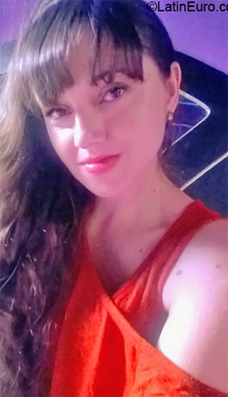 Date this foxy El Salvador girl Yamileth from San Salvador SV175