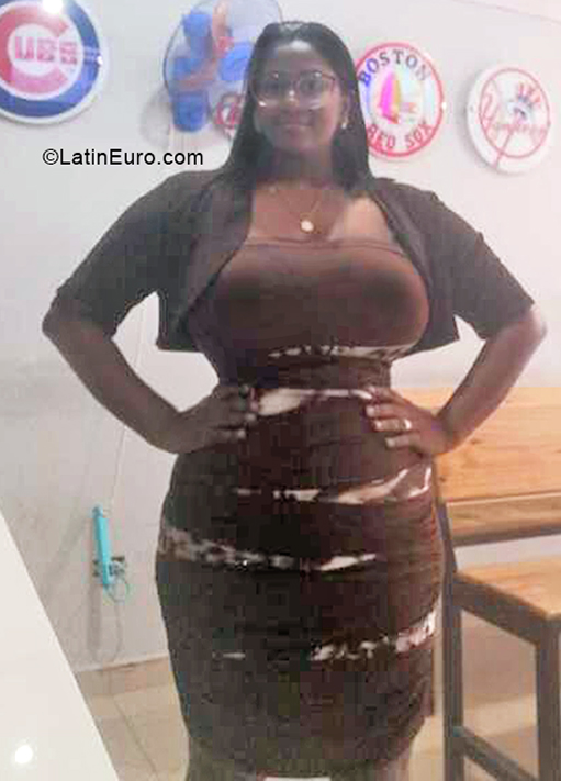 Date this georgeous Dominican Republic girl Elizabeth from Santo Domingo DO40567