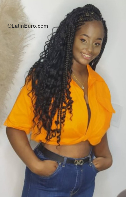 Date this voluptuous Colombia girl Lisa from Cali CO31336