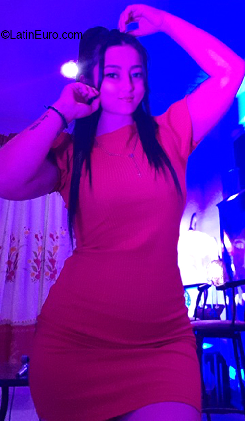 Date this cute Colombia girl Cris from Cali CO31339