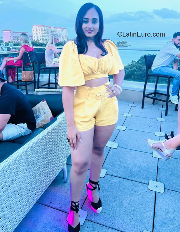Date this attractive Dominican Republic girl Charimal from Santiago DO40594