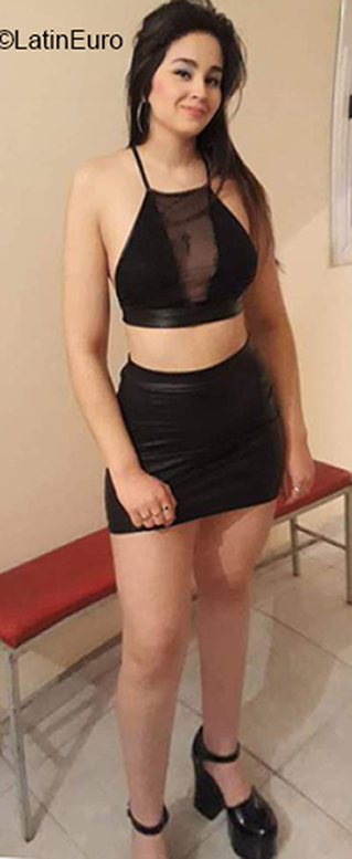 Date this lovely Argentina girl Mumi from La Rioja AR850