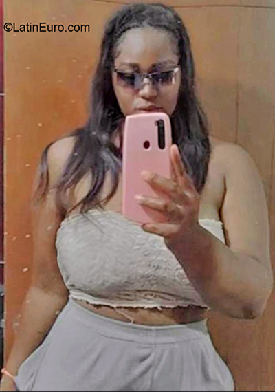 Date this attractive Colombia girl Maira from Medellin CO31576