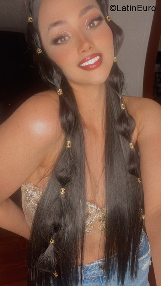 Date this foxy Colombia girl Karla from Bogota CO31424