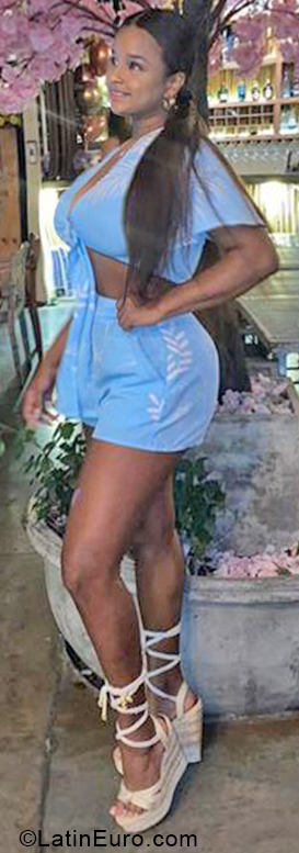 Date this happy Colombia girl Mishel from Cali CO31447