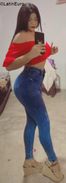 Date this sultry Colombia girl Rosa from Medellin CO31451