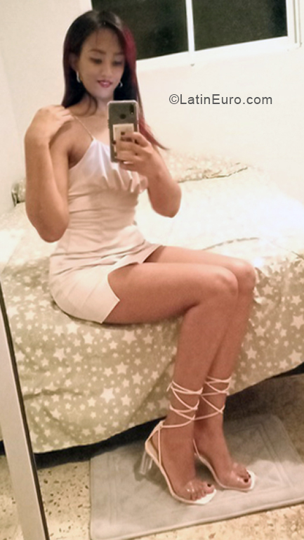 Date this foxy Dominican Republic girl Unica from Santiago De Los Caballeros DO40643