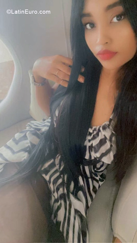 Date this georgeous Dominican Republic girl Moniestef from Santo Domingo DO40644