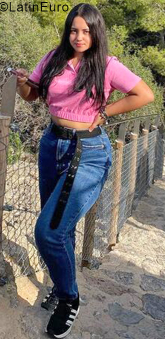 Date this sensual Spain girl Lineth from Madrid ES693