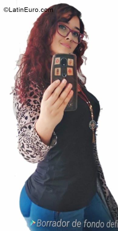 Date this young Colombia girl Marcela from Cali CO31498