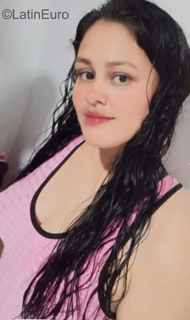 Date this gorgeous Venezuela girl Lucia from Maracaibo VE4175