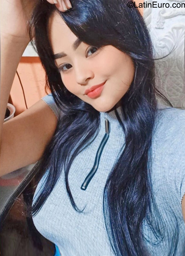 Date this young Colombia girl Liliana from Barranquilla CO31540