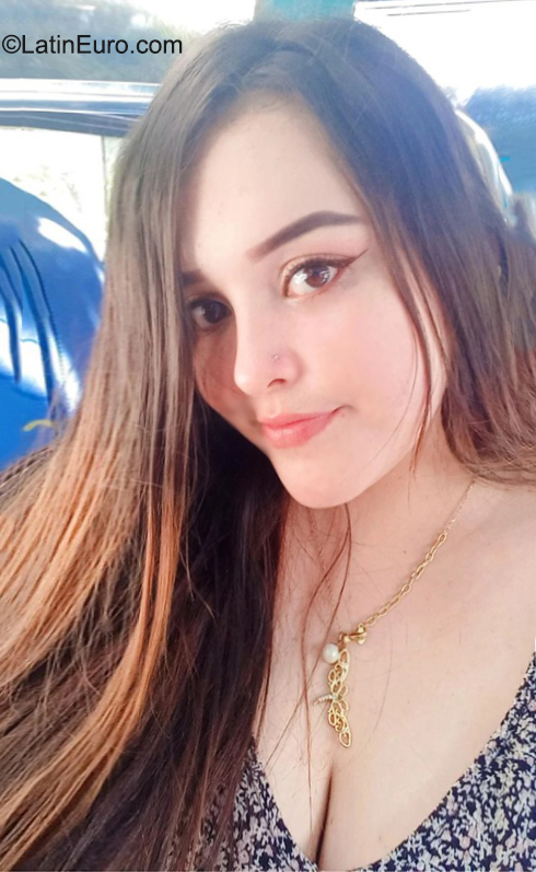 Date this exotic Colombia girl Valentina from Bucaramanga CO31558