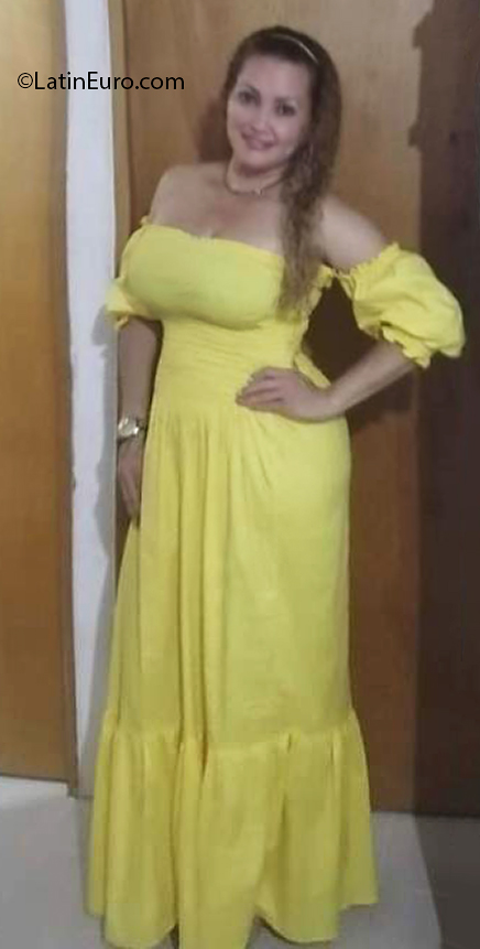 Date this hard body Colombia girl Beatriz from Barranquilla CO31640