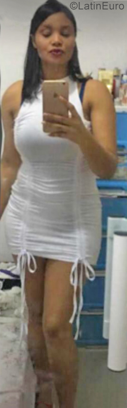 Date this exotic Dominican Republic girl Elisaura Recio from Santiago DO40774