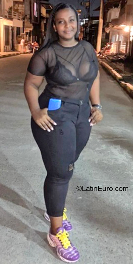 Date this hard body Colombia girl Sara romero from Cali CO32204
