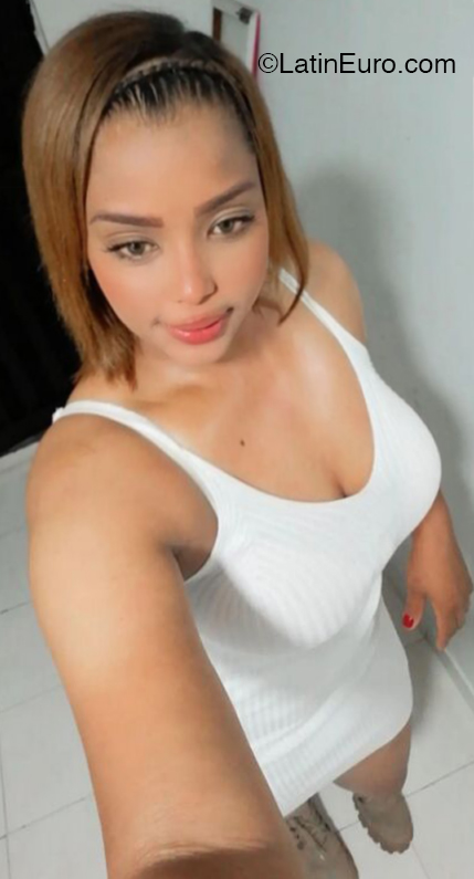 Date this foxy Colombia girl Kathe from Cali CO32205