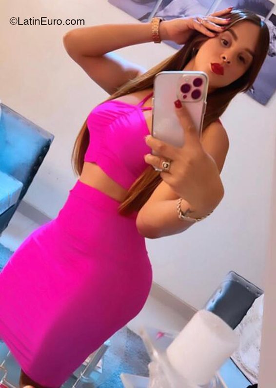 Date this cute Dominican Republic girl Yeimi from Santo Domingo DO45105