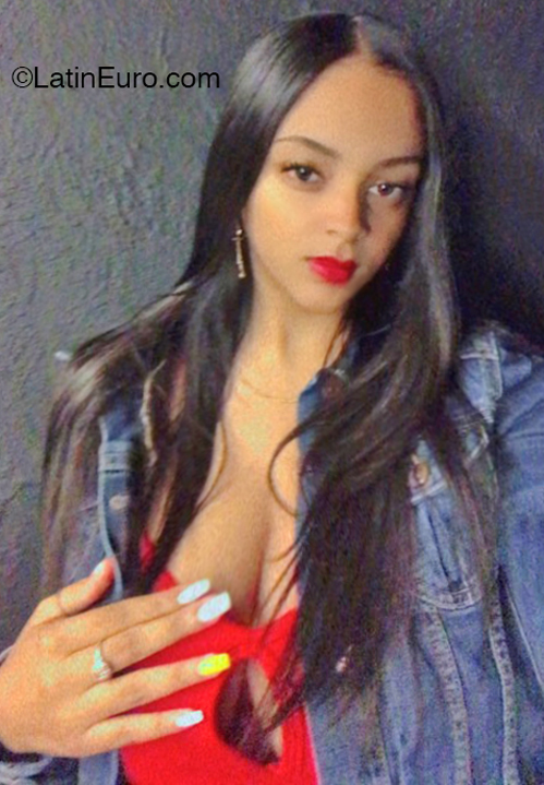 Date this charming Dominican Republic girl Camila janelys from Santo Domingo DO45297