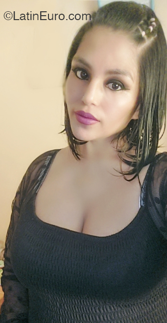 Date this sensual Peru girl Maricruz from Arequipa PE2046