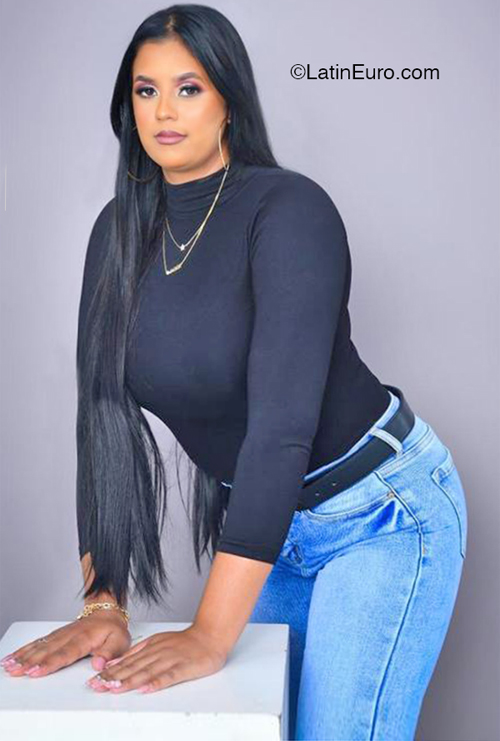 Date this nice looking Dominican Republic girl Grismery from Puerto Plata DO50717