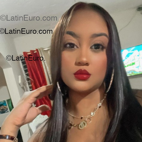 Date this sultry Dominican Republic girl Rosy from Santiago De Los Caballeros DO51921