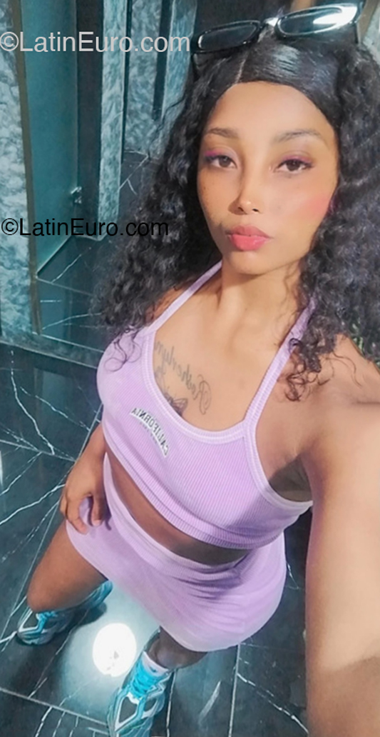 Date this happy Dominican Republic girl Micaela from Santo Domingo DO52469