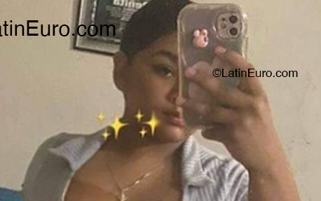 Date this nice looking Dominican Republic girl Karla from santo domingo DO52746