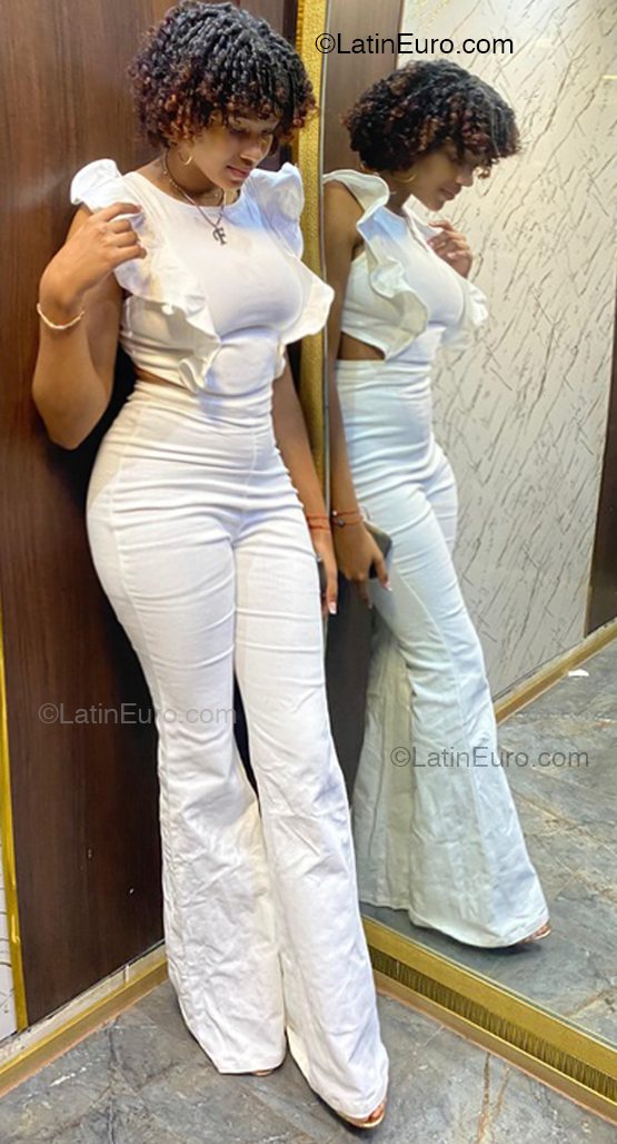 Date this athletic Dominican Republic girl Fray from San Pedro De Macorís DO52783