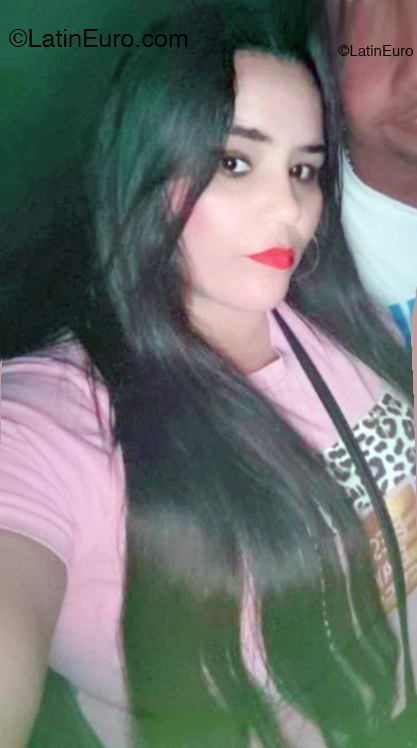 Date this sultry Dominican Republic girl Jassiely from Santo Domingo DO52828