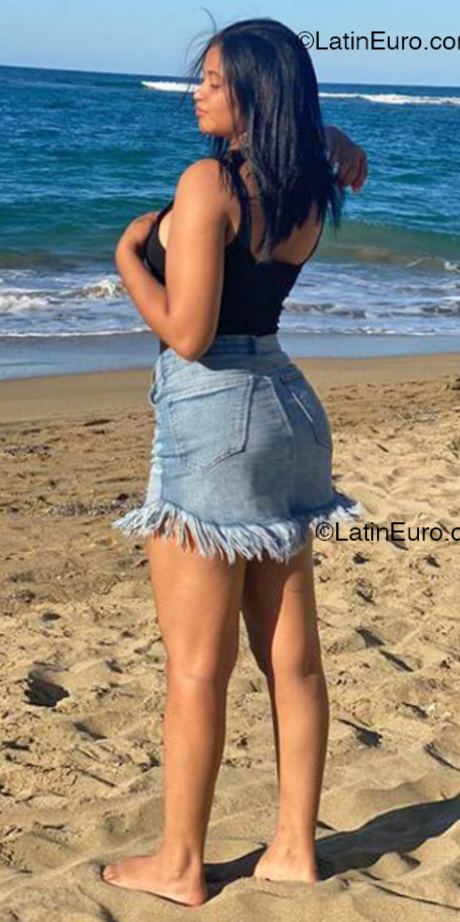 Date this gorgeous Dominican Republic girl Areysi from Nagua DO52842