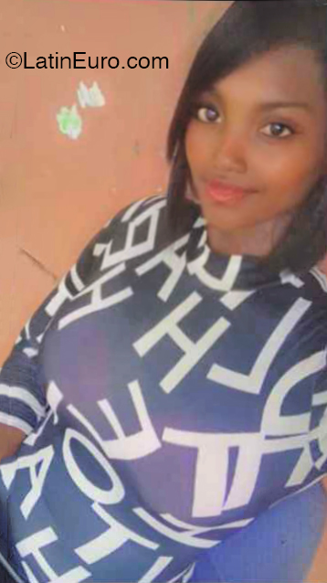 Date this voluptuous Dominican Republic girl Alesandra from santo domingo DO53017