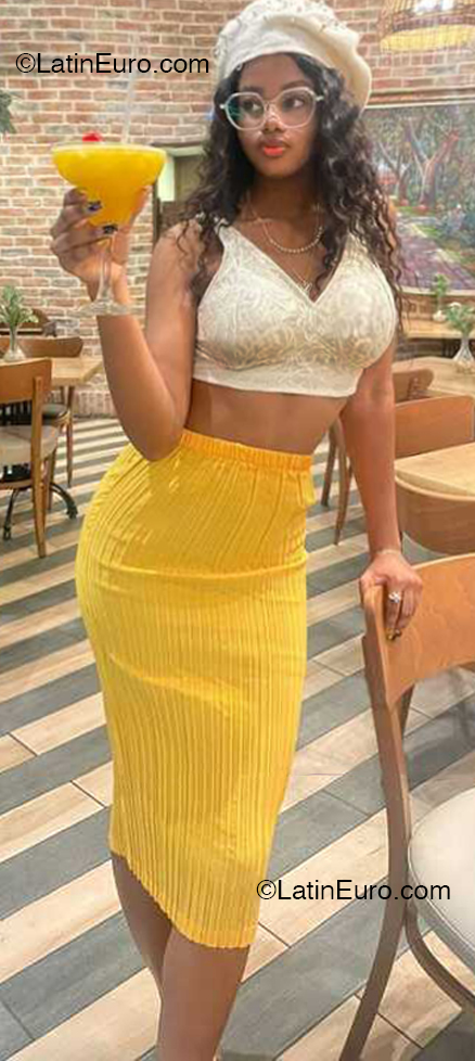 Date this gorgeous Dominican Republic girl Elena from Santo Domingo DO55239
