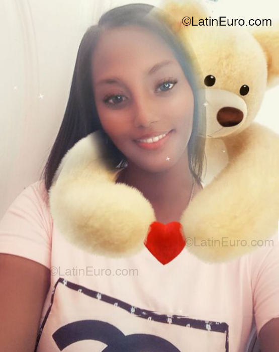 Date this good-looking Dominican Republic girl Betz from Santo Domingo DO53107
