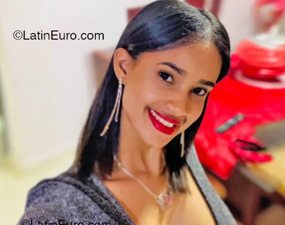 Date this happy Dominican Republic girl Dily from La Vega DO53191