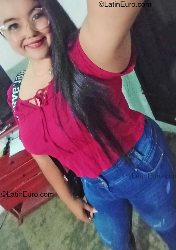 Date this beautiful Venezuela girl Genesis from Barinas VE4975