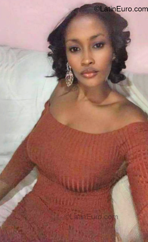 Date this georgeous Dominican Republic girl Yenny from San Pedro de Macoris DO53307