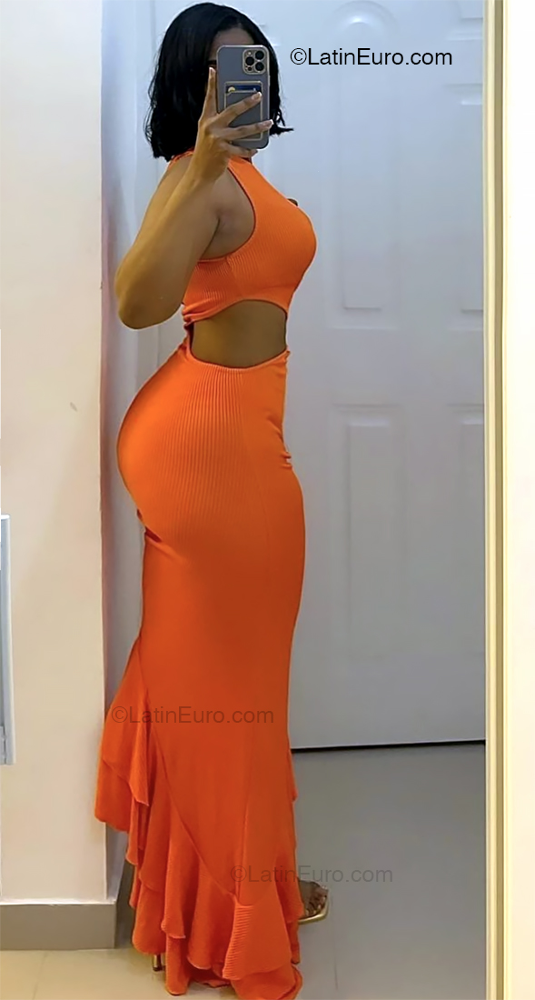 Date this cute Dominican Republic girl Yenifer from Santo Domingo DO53410