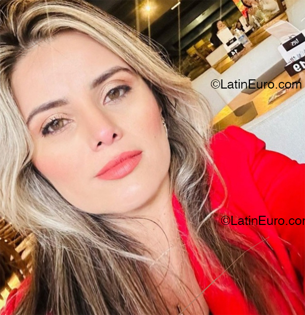 Date this sultry Brazil girl Monique from Itanhaem BR12317