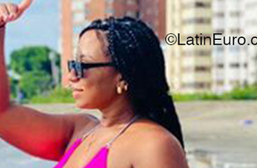 Date this attractive Colombia girl Laura from Cartagena CO33542