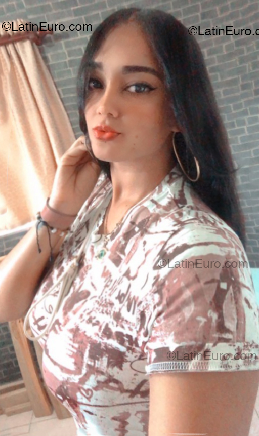 Date this lovely Dominican Republic girl Lisbeth from Santo Domingo DO53705