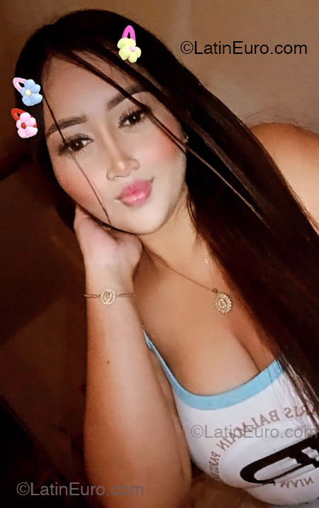 Date this cute Colombia girl Val from Medellin CO33144