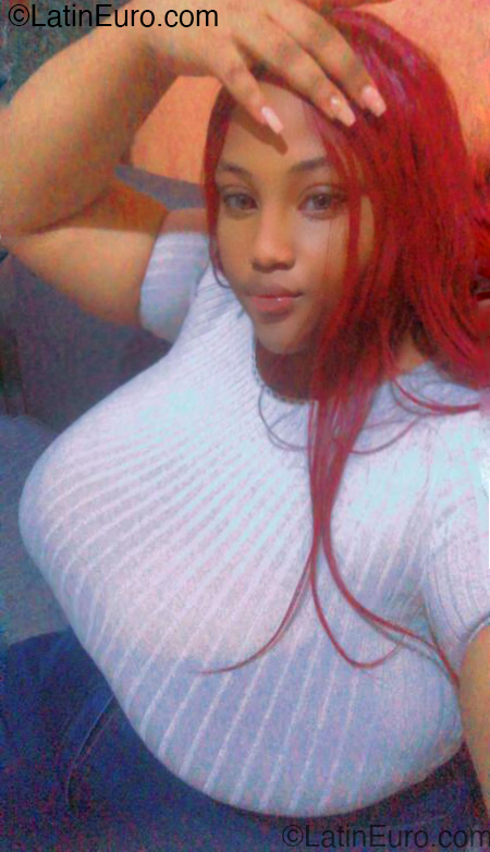 Date this voluptuous Dominican Republic girl Iris from Santo Domingo DO53898
